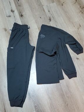 Dolan Carcoal Casual Scrub Set - Shirt & Joggers